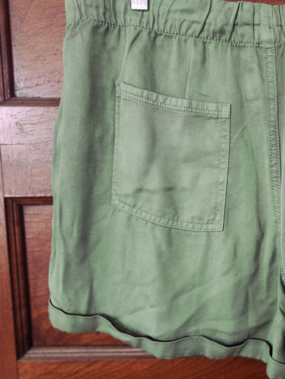 GAP Olive Green Drawstring Casual Shorts - Picture 3 of 4